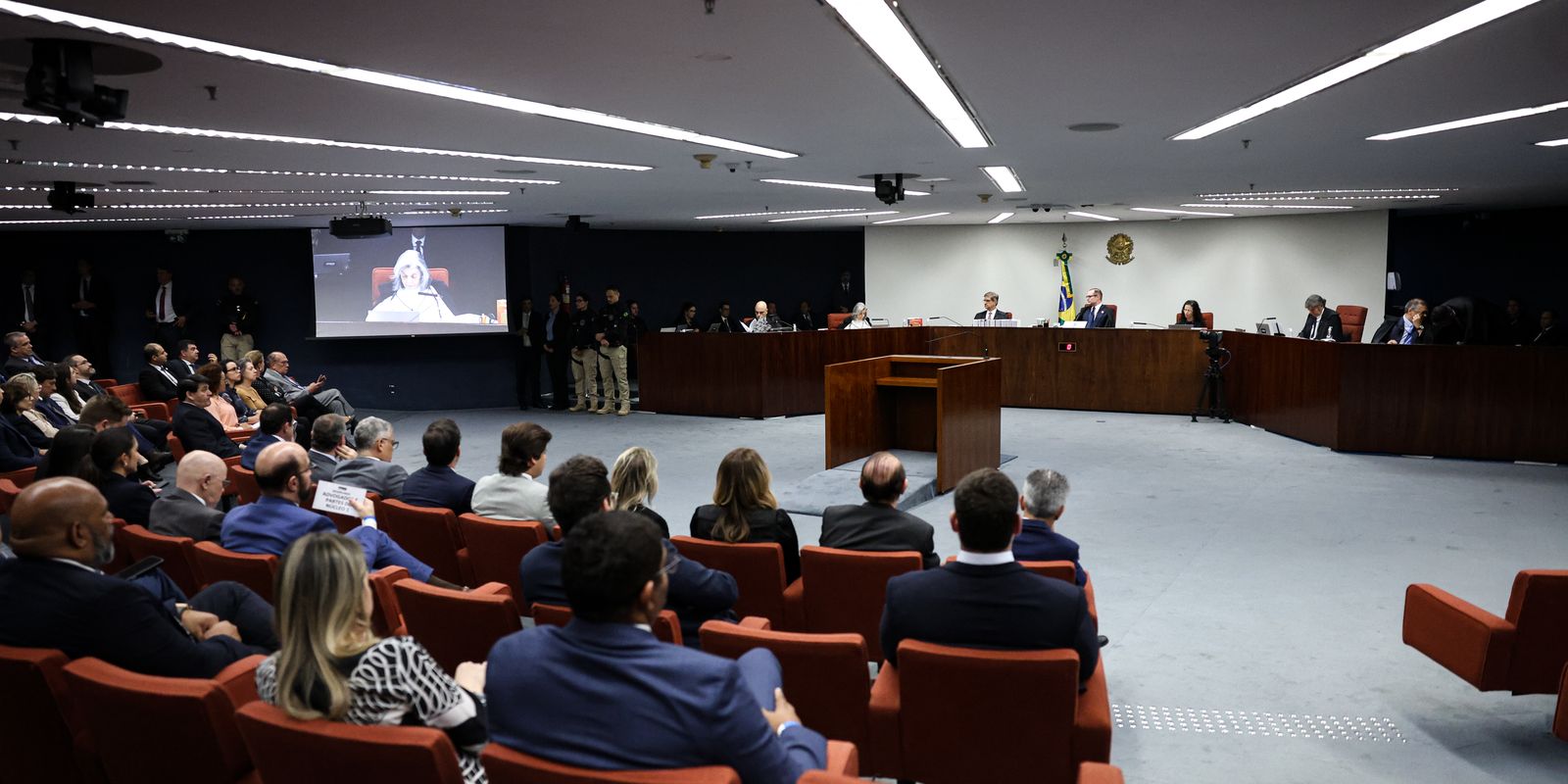 Condenação de Bolsonaro e aliados repercute na imprensa internacional