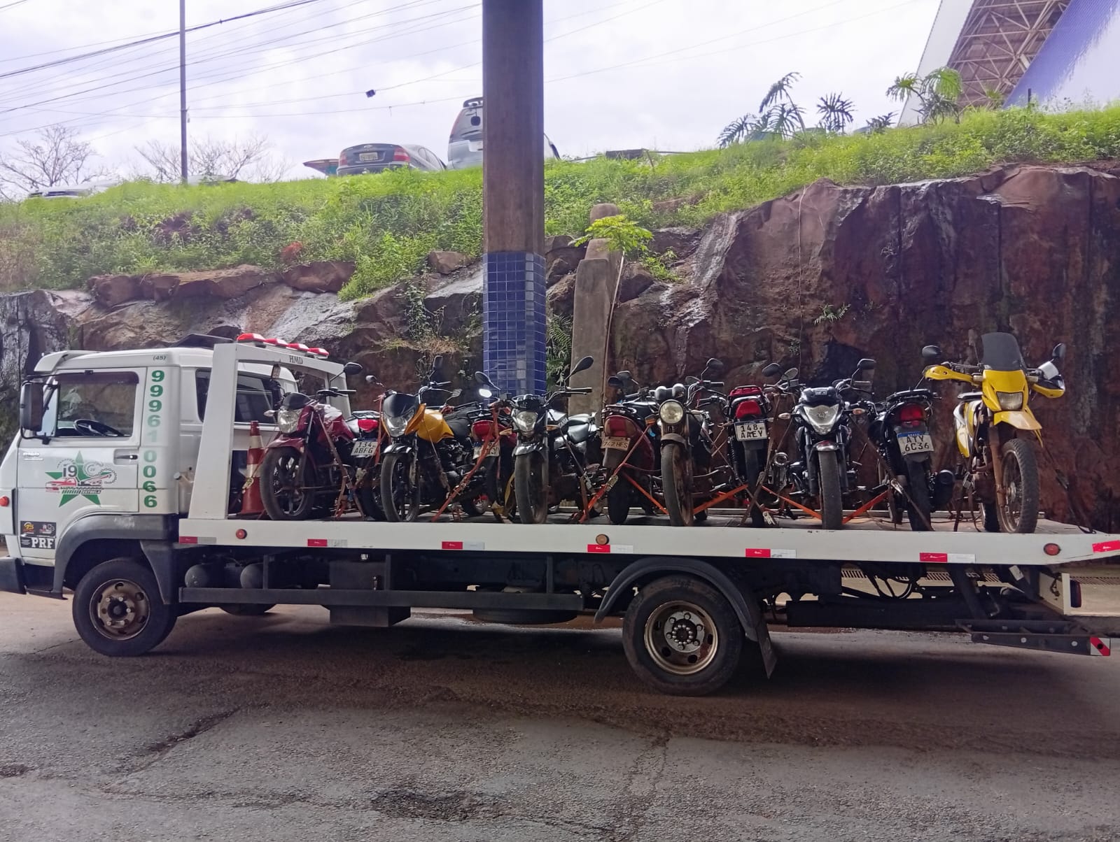 Fiscalização da PRF apreende 55 motocicletas e resulta em 200 autos de infração na BR-277 em Foz do Iguaçu Fiscalização da PRF apreende 55 motocicletas e resulta em 200 autos de infração na BR-277 em Foz do Iguaçu