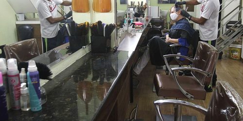 Setor de serviços cresce 0,3% em julho, mostra IBGE Imagem referente a Setor de serviços cresce 0,3% em julho, mostra IBGE