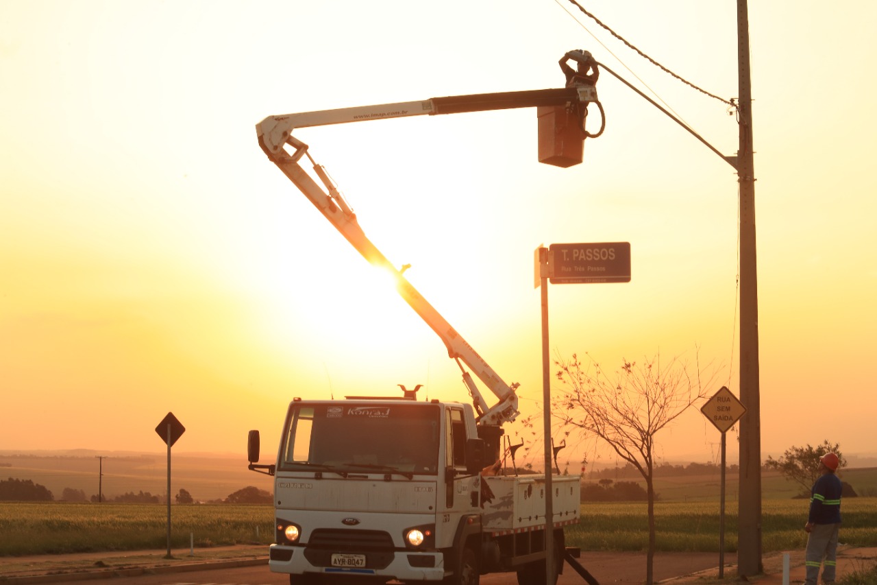 Concorrência em licitação de lâmpadas de LED garante economia de R$ 6,2 milhões para cofres públicos de Cascavel Concorrência em licitação de lâmpadas de LED garante economia de R$ 6,2 milhões para cofres públicos de Cascavel
