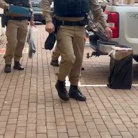 Imagem referente a Polícia divulga balanço de operação que terminou com assaltante baleado no Cascavel Velho