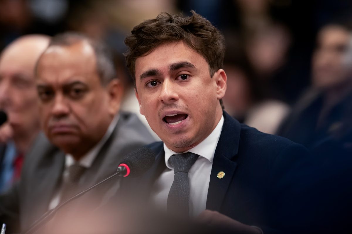 Estudante de direito perde estágio após desejar morte de deputado