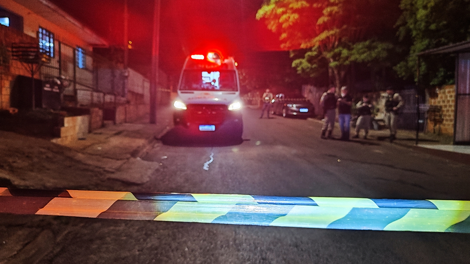 Autores de tiroteio no Interlagos foram presos pela polícia com carro blindado; três foram baleados Imagem referente a Autores de tiroteio no Interlagos foram presos pela polícia com carro blindado; três foram baleados
