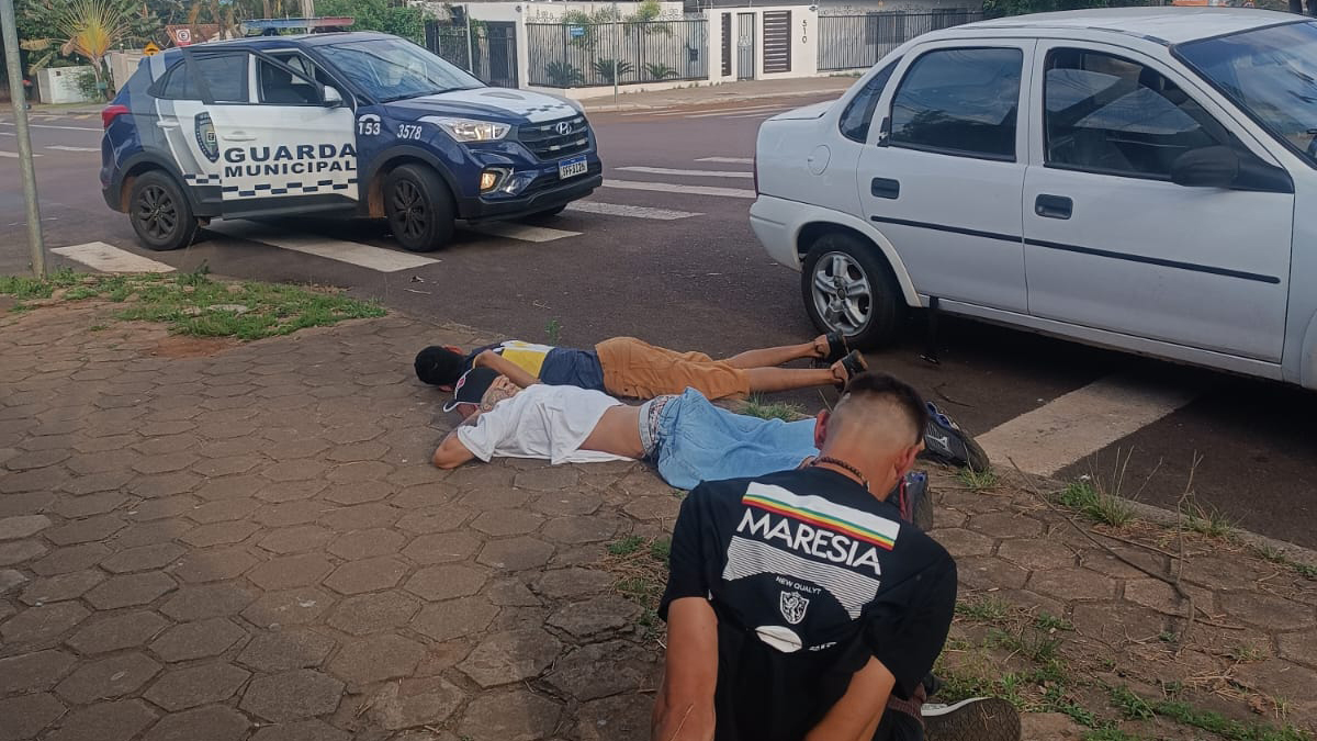 Guarda Municipal prende trio em Corsa furtado em Cascavel