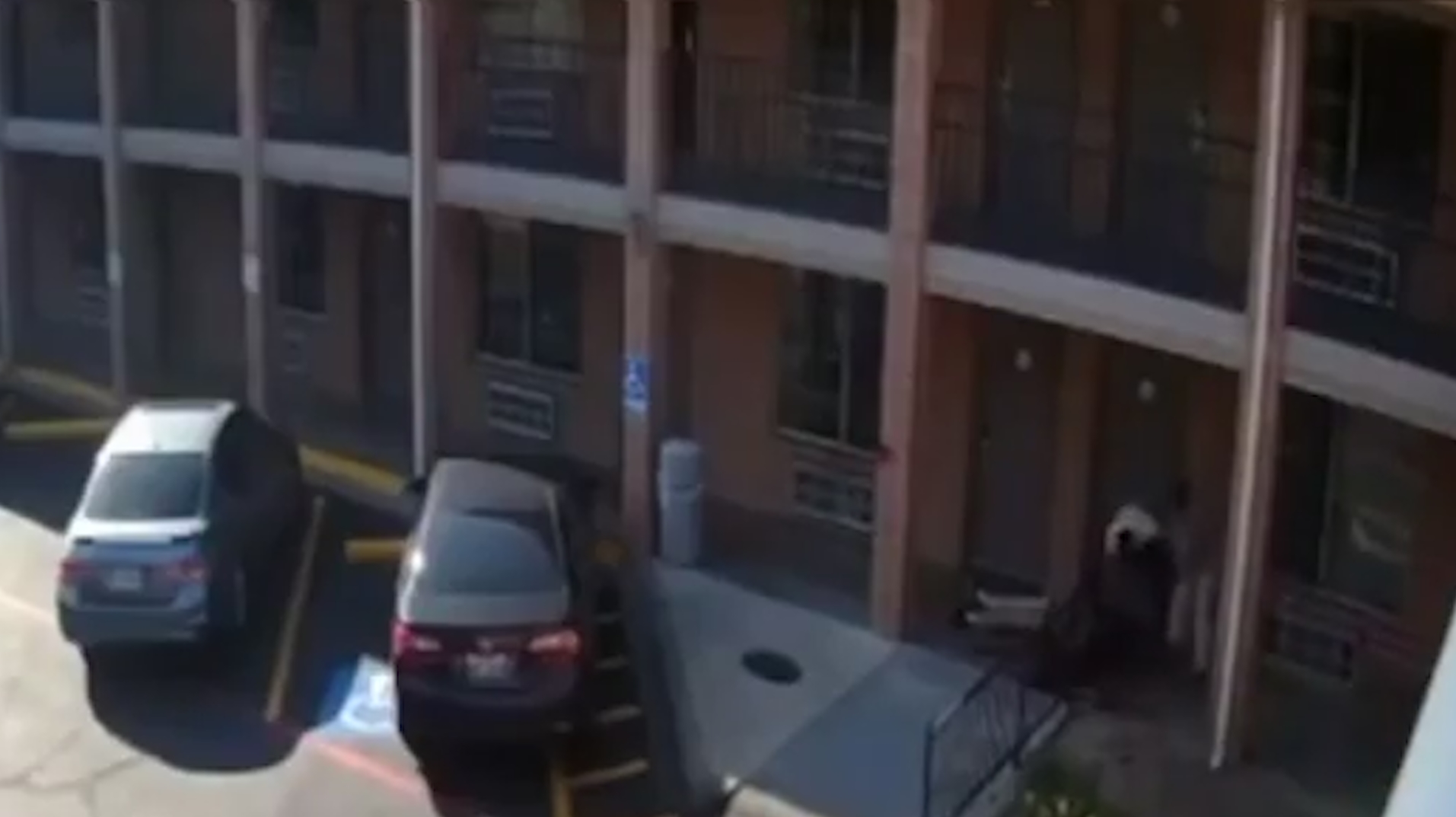 Homem é decapitado por colega de trabalho em Motel de Dallas
