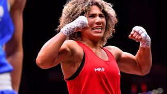 Rebeca Lima é campeã mundial de boxe em Liverpool