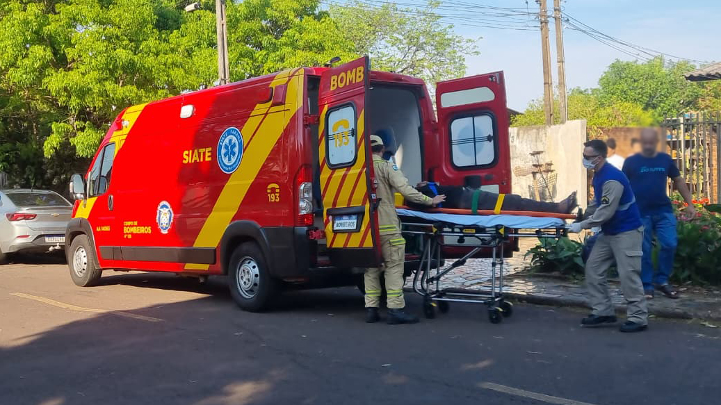Idoso de 84 anos sofre queda dentro de casa no bairro Neva e é socorrido pelo Siate