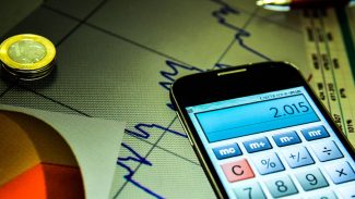 Mercado financeiro projeta inflação de 4,83% em 2025 Mercado financeiro projeta inflação de 4,83% em 2025