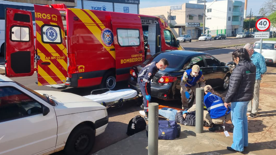 Mulher se envolve em acidente de trânsito com patinete elétrico no Alto Alegre, em Cascavel