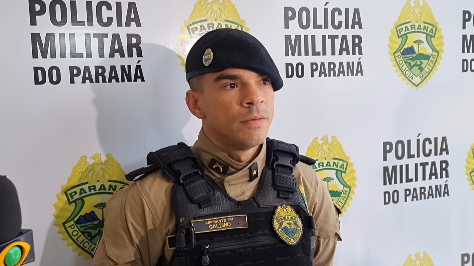 Táxi foi danificado durante um acesso de raiva de morador de rua, diz PM