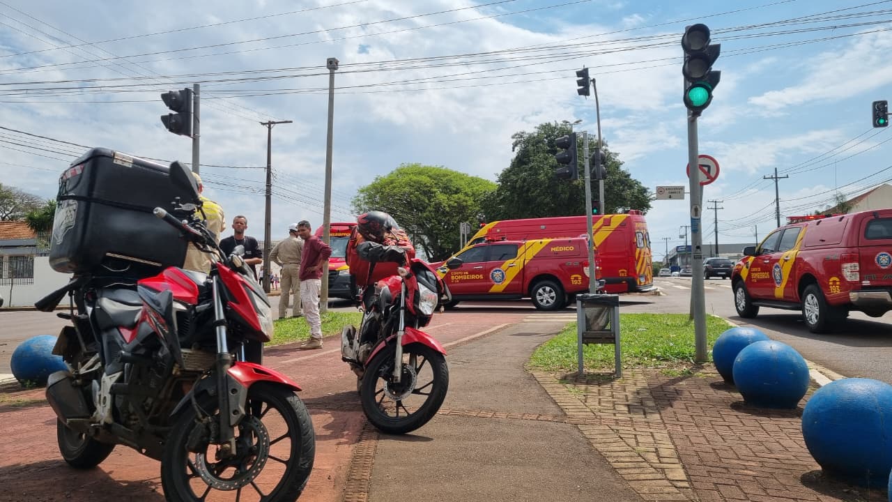 Homem e mulher ficam feridos após colisão entre Twister e CG Fan na Avenida Barão do Rio Branco