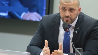 Moraes quer imagens para apurar visitas irregulares a Daniel Silveira