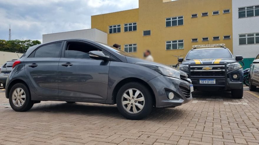 Homem financia carro em 47 vezes e é surpreendido pela PRF ao saber que HB20 era clonado