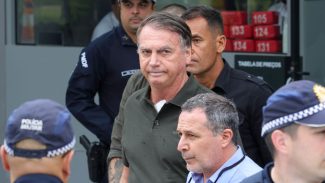 Moraes pede explicações sobre escolta que levou Bolsonaro ao hospital Moraes pede explicações sobre escolta que levou Bolsonaro ao hospital