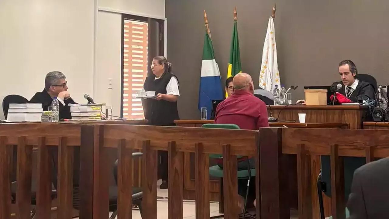 Após 21 anos, acusado de abusar de ovelha e assassinar casal a tiros, é condenado pelo júri