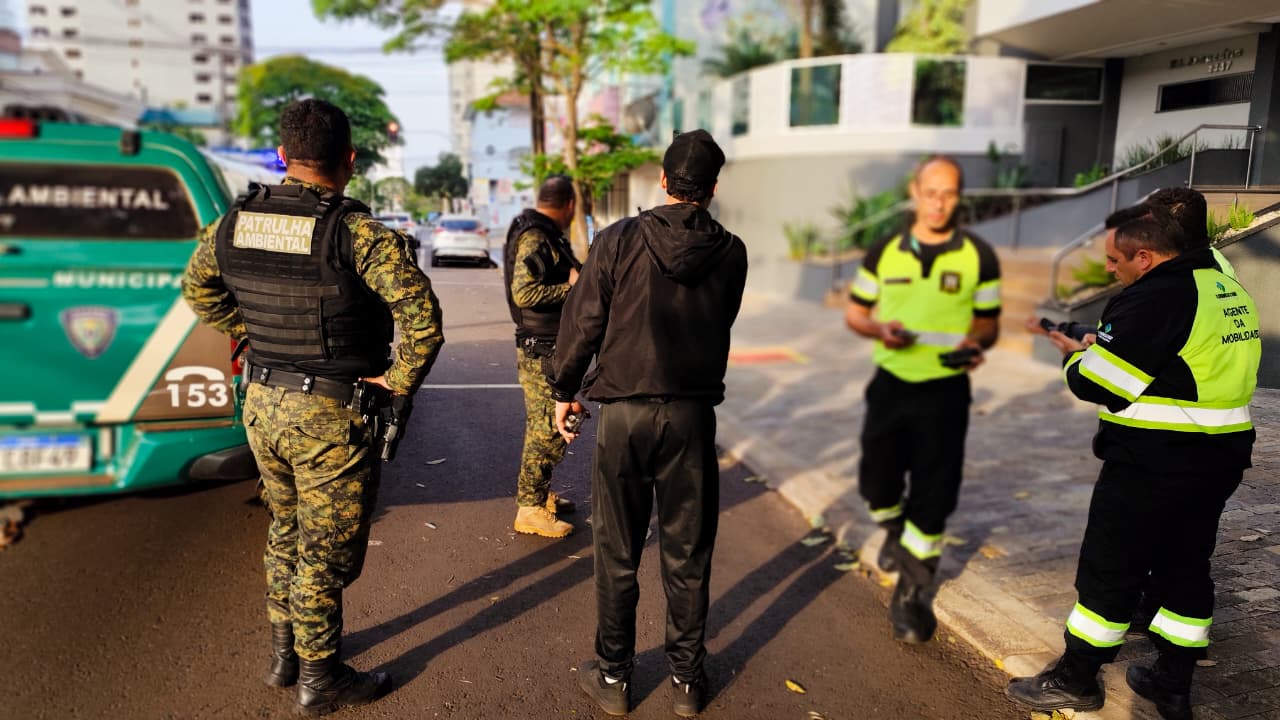 Venezuelano sem CNH é detido após acidente na Rua Minas Gerais