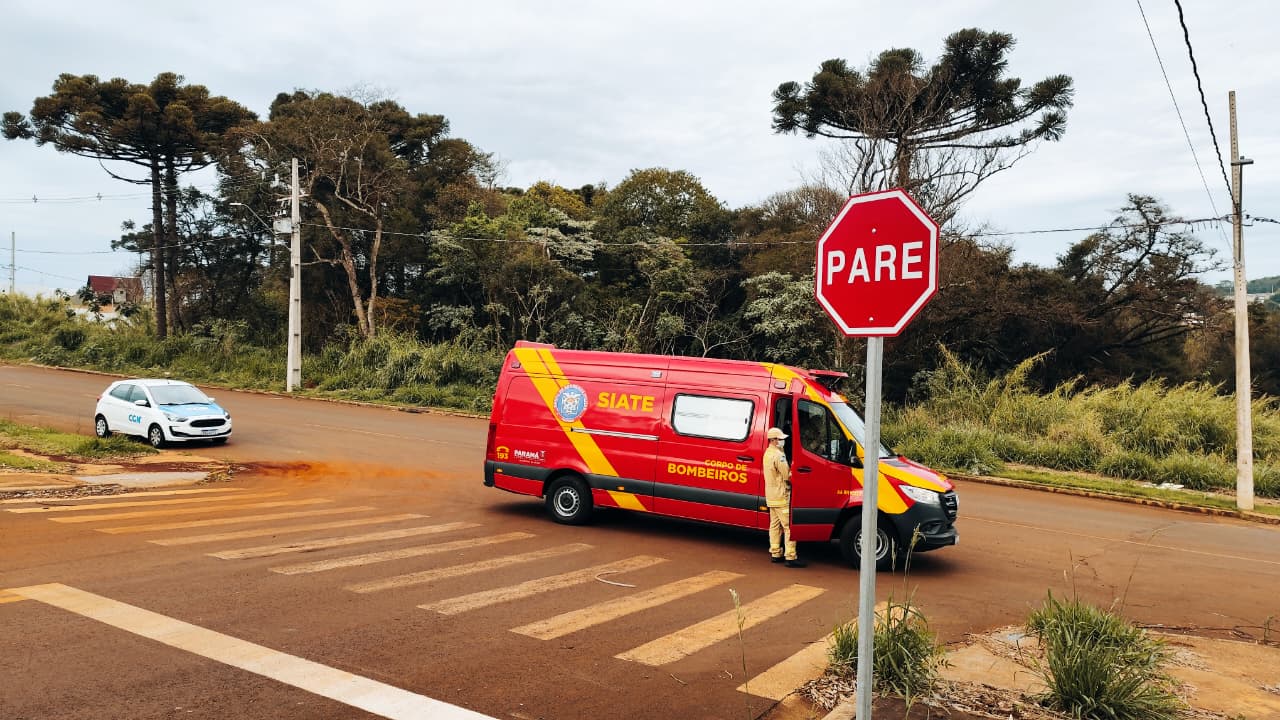 Vítimas sofrem fraturas após colisão entre motos na Região Norte de Cascavel Vítimas sofrem fraturas após colisão entre motos na Região Norte de Cascavel