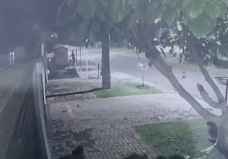 Ladrão invade casa, leva bike, TV e roupas no Santa Cruz; Câmera registra crime