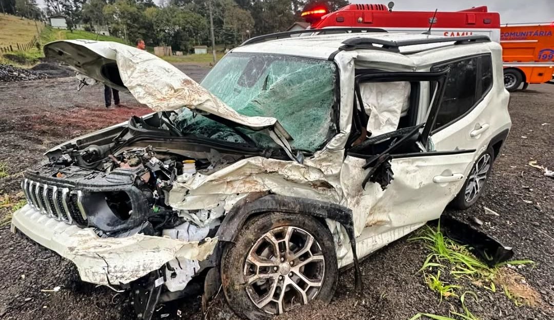 Tragédia na BR-153: colisão entre SUV e Hilux deixa uma vítima fatal Tragédia na BR-153: colisão entre SUV e Hilux deixa uma vítima fatal