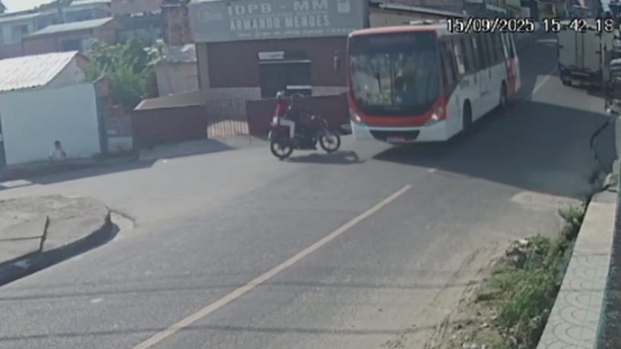 Imagens fortes: Vídeo mostra momento de grave acidente que vitimou motociclista
