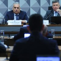 Imagem referente a CPMI do INSS aprova convocação de parentes e sócios de investigados