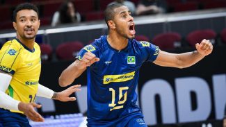 Brasil volta a vencer no Mundial e se garante nas oitavas de final Brasil volta a vencer no Mundial e se garante nas oitavas de final