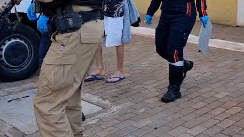 Jovem detido com maconha vai parar no hospital com suspeita de dengue Imagem referente a Jovem detido com maconha vai parar no hospital com suspeita de dengue