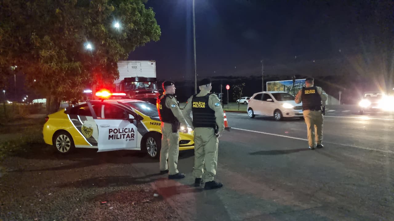 PM e Exército realizam fiscalização na Avenida Tancredo Neves