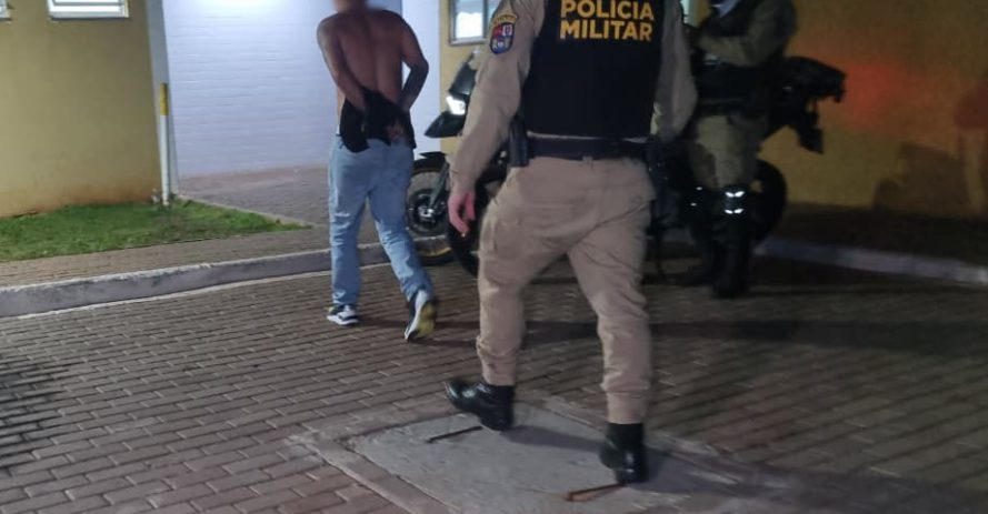 Rocam detém jovem e apreende drogas em ação contra o tráfico no Bairro Universitário