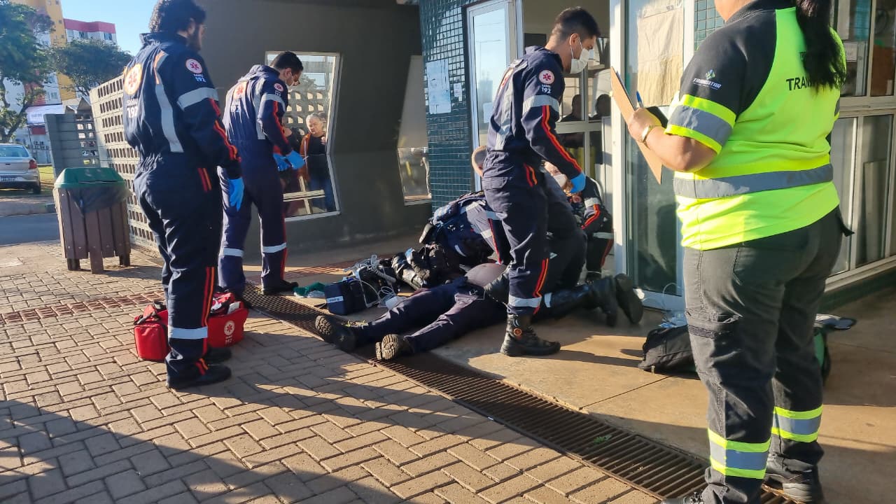 Motorista do transporte coletivo para de respirar e é salvo durante atuação das equipes do SAMU