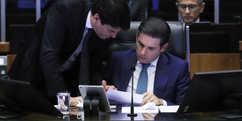 Imagem referente a Câmara restabelece voto secreto em PEC da Blindagem