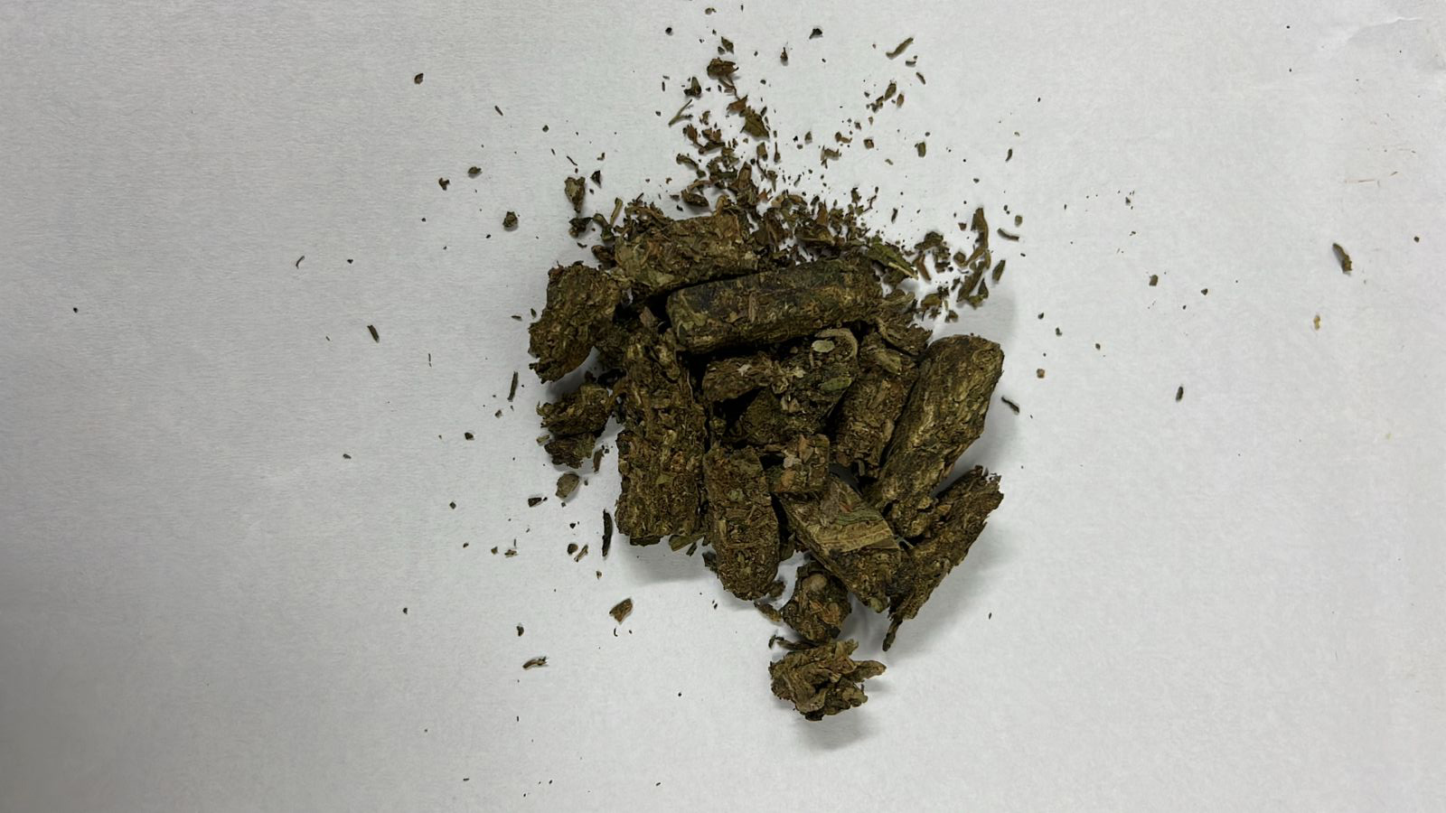 Adolescente é apreendido com maconha na praça do bairro Floresta, em Cascavel