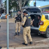 Imagem referente a Fugindo da Transitar, homem se envolve em acidente no Centro e é detido com maconha