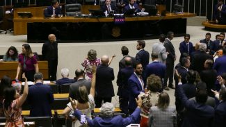 Motta anuncia votação de urgência para projeto de anistia a golpistas