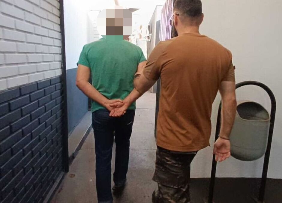 Na cadeia! Idoso condenado por estuprar os próprios netos é preso