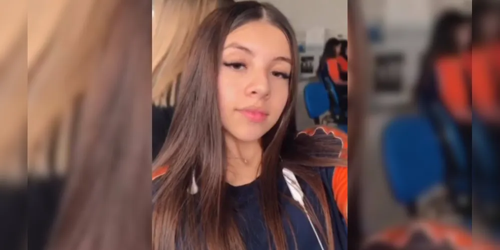 Estudante morre após piloto de moto empinar e colidir em carro no Paraná