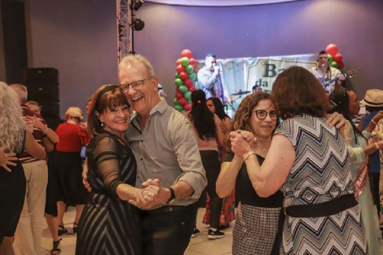 Vereador propõe bailes do idoso em Distrito de Cascavel