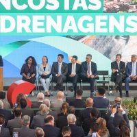 Governo anuncia R$ 11,7 bilhões do Novo PAC para drenagem e encostas Imagem referente a Governo anuncia R$ 11,7 bilhões do Novo PAC para drenagem e encostas