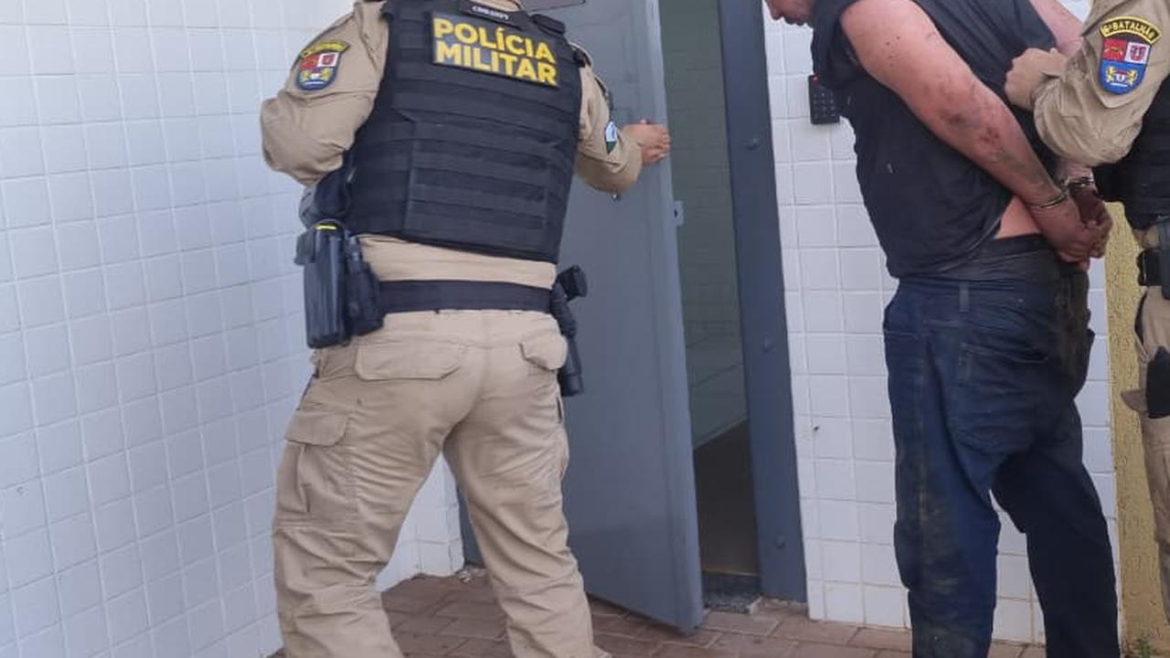 Com drogas, homem tenta fugir, mas acaba preso pela Polícia Militar no Santa Felicidade