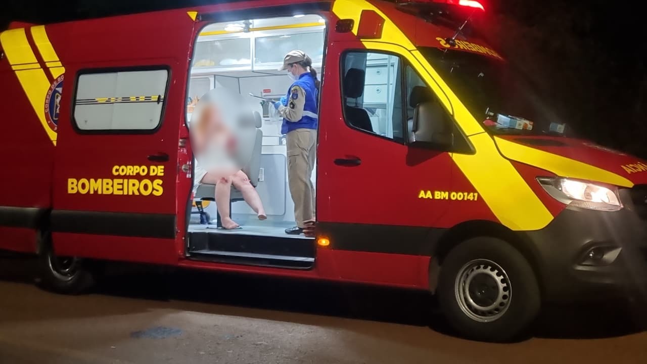 Batida entre motos deixa jovem ferida no Bairro Cancelli