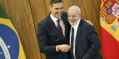 Lula tem conversas telefônica com presidente espanhol e emir do Catar Imagem referente a Lula tem conversas telefônica com presidente espanhol e emir do Catar