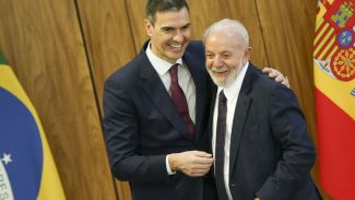 Lula conversa com presidente espanhol sobre Mercosul-UE e guerra Lula conversa com presidente espanhol sobre Mercosul-UE e guerra