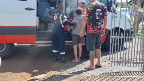 Mulher se engasga com pedaço de melancia e é socorrida pelo Samu no Bairro Guarujá