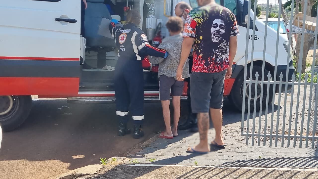 Mulher se engasga com pedaço de melancia e é socorrida pelo Samu no Bairro Guarujá
