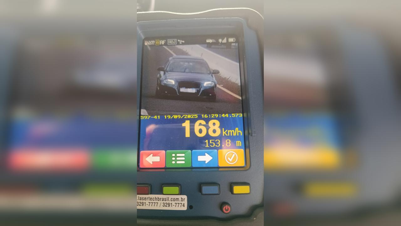 Polícia Rodoviária flagra excessos de velocidade na PRc-467, em Cascavel
