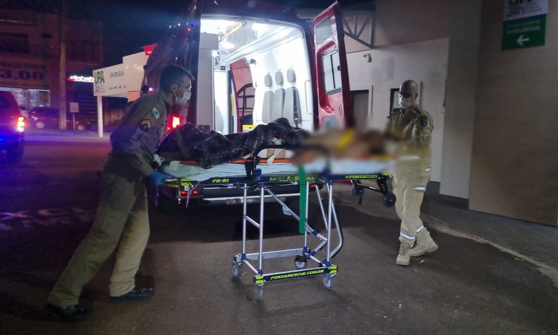 Idoso é socorrido após ser atropelado na PRc-467 em Cascavel