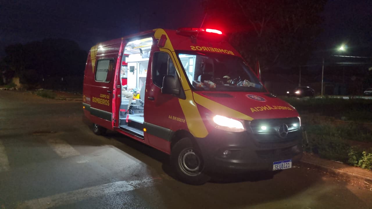 Colisão entre carro e moto deixa homem de 38 anos ferido no Interlagos