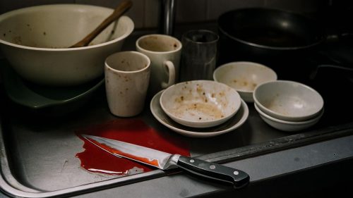 Homem mata irmão por conta de louça suja na Grande BH Imagem referente a Homem mata irmão por conta de louça suja na Grande BH