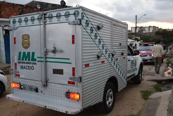 Corpo de homem é encontrado enterrado Corpo de homem é encontrado enterrado