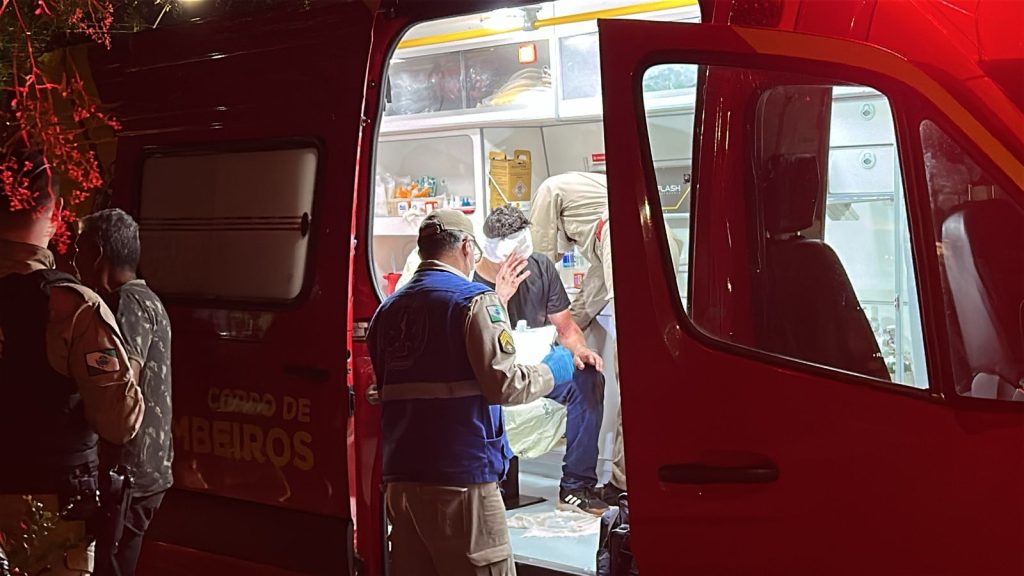 Briga de família: Homem ameaça avó e é neutralizado por tio em Cascavel